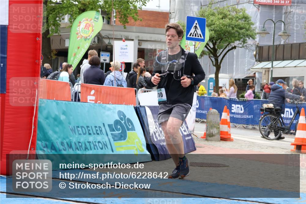 05.05.2024 - 7. Wedeler Halbmarathon Strokosch-Dieckow http://msf.ph/oto/6228642 05.05.2024 12:04:18 Ziel 310 meine-sportfotos.de