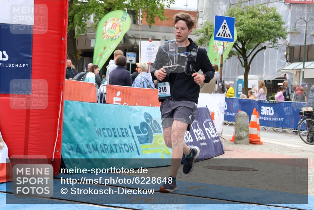 05.05.2024 - 7. Wedeler Halbmarathon Strokosch-Dieckow http://msf.ph/oto/6228648 05.05.2024 12:04:19 Ziel 310 meine-sportfotos.de