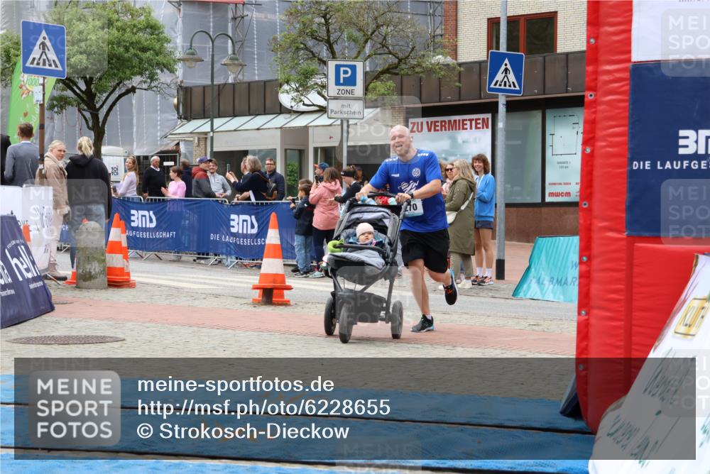 05.05.2024 - 7. Wedeler Halbmarathon Strokosch-Dieckow http://msf.ph/oto/6228655 05.05.2024 12:04:36 Ziel 270, 665, 888 meine-sportfotos.de