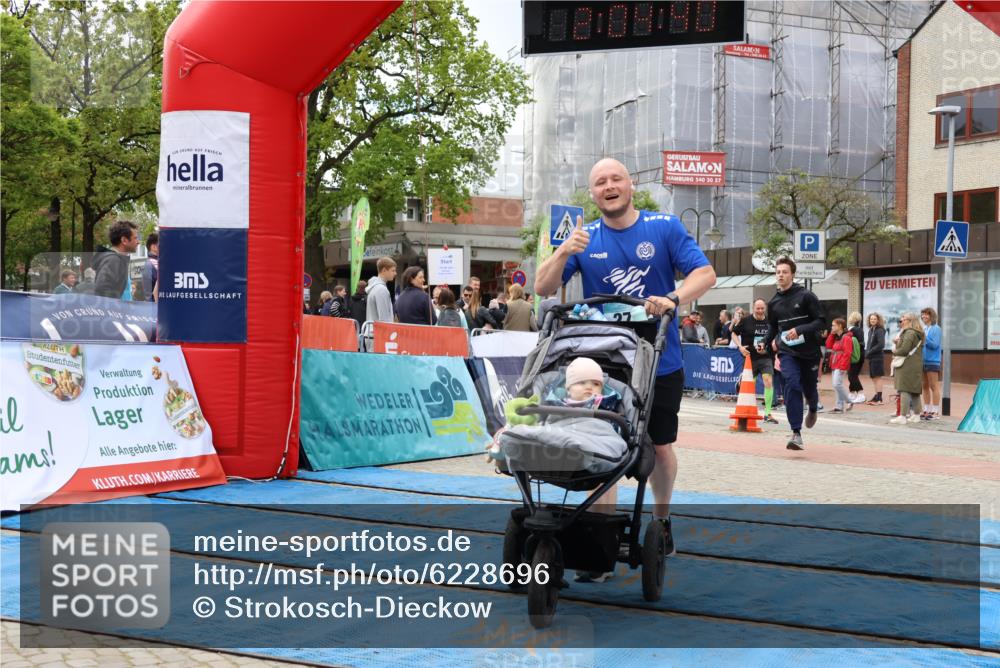 05.05.2024 - 7. Wedeler Halbmarathon Strokosch-Dieckow http://msf.ph/oto/6228696 05.05.2024 12:04:39 Ziel 270, 665, 888 meine-sportfotos.de