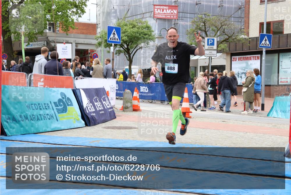 05.05.2024 - 7. Wedeler Halbmarathon Strokosch-Dieckow http://msf.ph/oto/6228706 05.05.2024 12:04:41 Ziel 665, 888 meine-sportfotos.de