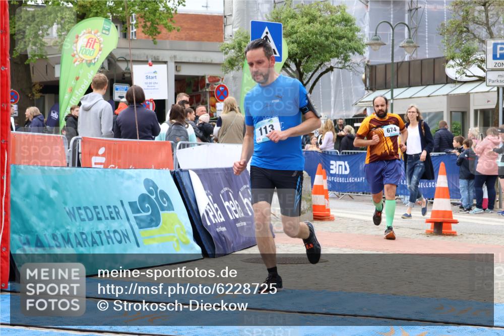 05.05.2024 - 7. Wedeler Halbmarathon Strokosch-Dieckow http://msf.ph/oto/6228725 05.05.2024 12:04:53 Ziel 113, 674 meine-sportfotos.de