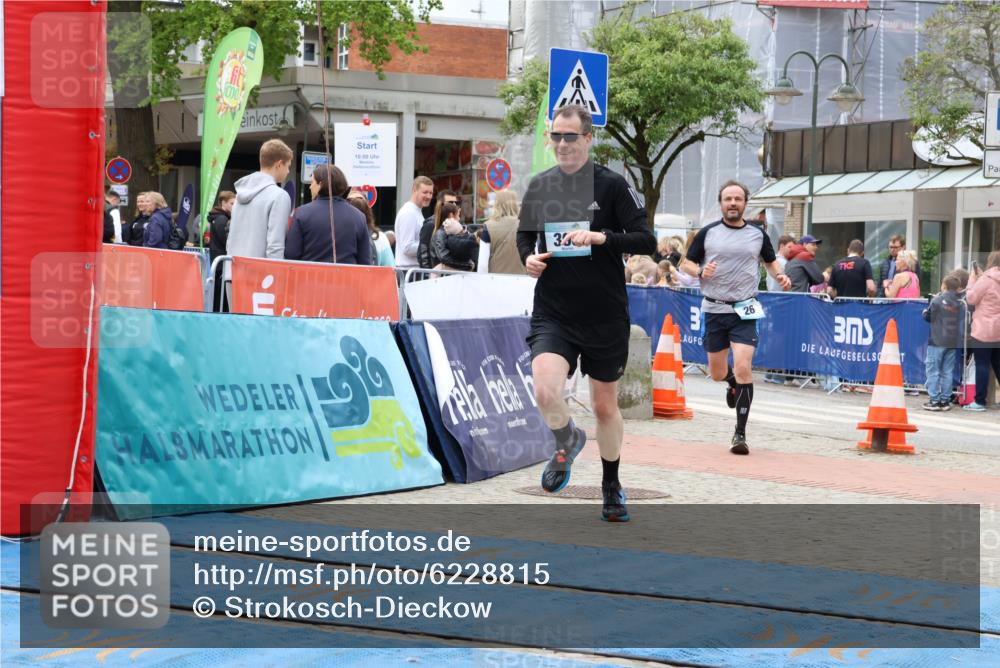 05.05.2024 - 7. Wedeler Halbmarathon Strokosch-Dieckow http://msf.ph/oto/6228815 05.05.2024 12:05:12 Ziel 26, 308 meine-sportfotos.de