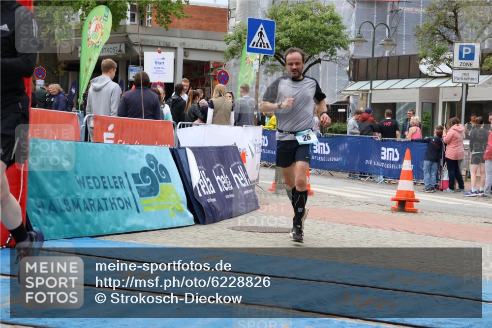 05.05.2024 - 7. Wedeler Halbmarathon Strokosch-Dieckow http://msf.ph/oto/6228826 05.05.2024 12:05:13 Ziel 26, 308 meine-sportfotos.de