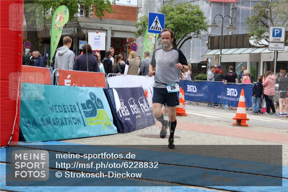 05.05.2024 - 7. Wedeler Halbmarathon Strokosch-Dieckow http://msf.ph/oto/6228832 05.05.2024 12:05:14 Ziel 26, 308 meine-sportfotos.de