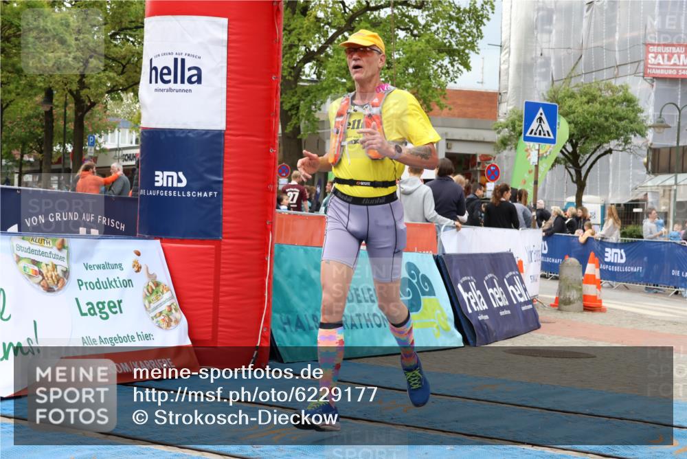 05.05.2024 - 7. Wedeler Halbmarathon Strokosch-Dieckow http://msf.ph/oto/6229177 05.05.2024 12:07:20 Ziel 98 meine-sportfotos.de