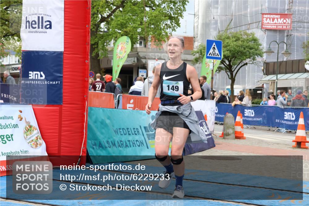 05.05.2024 - 7. Wedeler Halbmarathon Strokosch-Dieckow http://msf.ph/oto/6229233 05.05.2024 12:07:40 Ziel 149, 864 meine-sportfotos.de