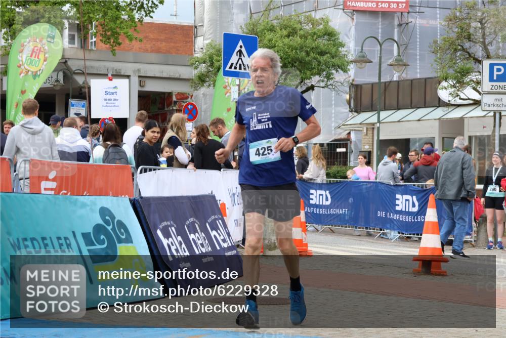 05.05.2024 - 7. Wedeler Halbmarathon Strokosch-Dieckow http://msf.ph/oto/6229328 05.05.2024 12:08:13 Ziel 163, 425 meine-sportfotos.de