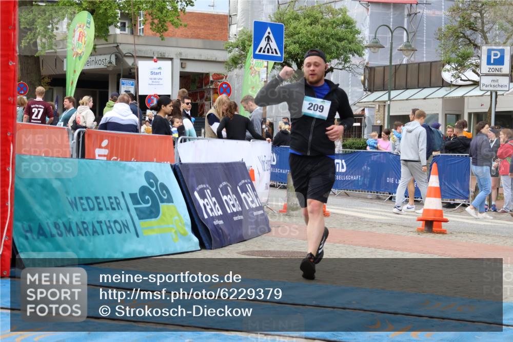 05.05.2024 - 7. Wedeler Halbmarathon Strokosch-Dieckow http://msf.ph/oto/6229379 05.05.2024 12:08:21 Ziel 163, 209 meine-sportfotos.de