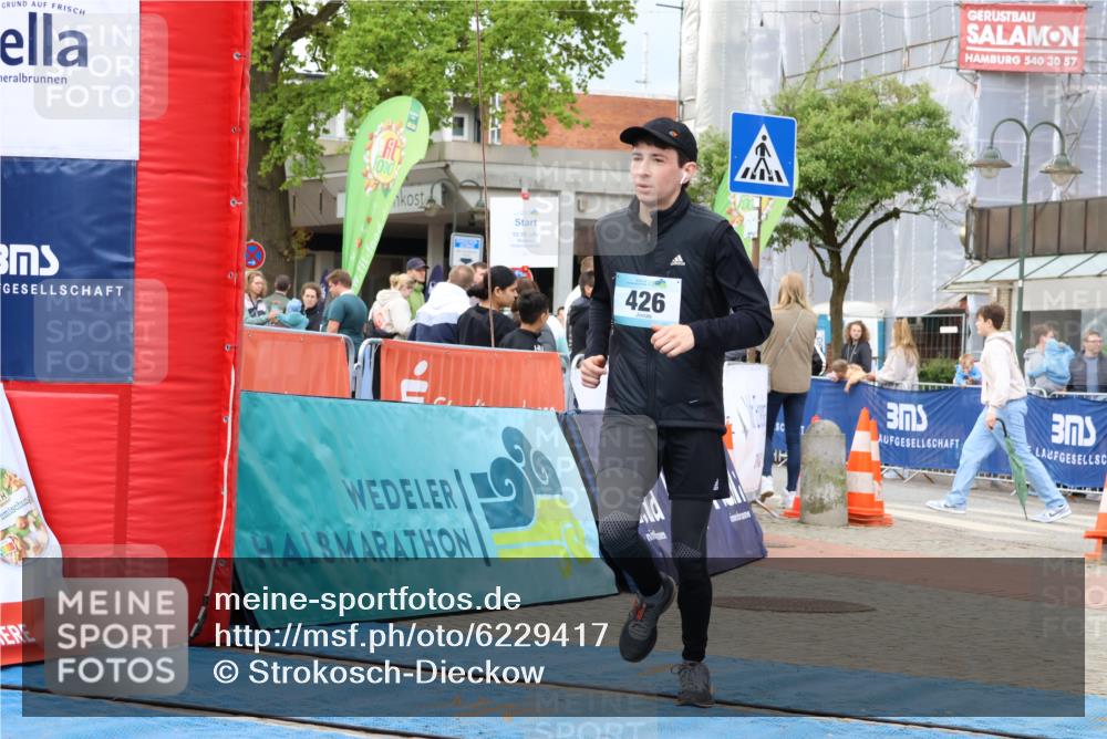 05.05.2024 - 7. Wedeler Halbmarathon Strokosch-Dieckow http://msf.ph/oto/6229417 05.05.2024 12:08:42 Ziel 426 meine-sportfotos.de