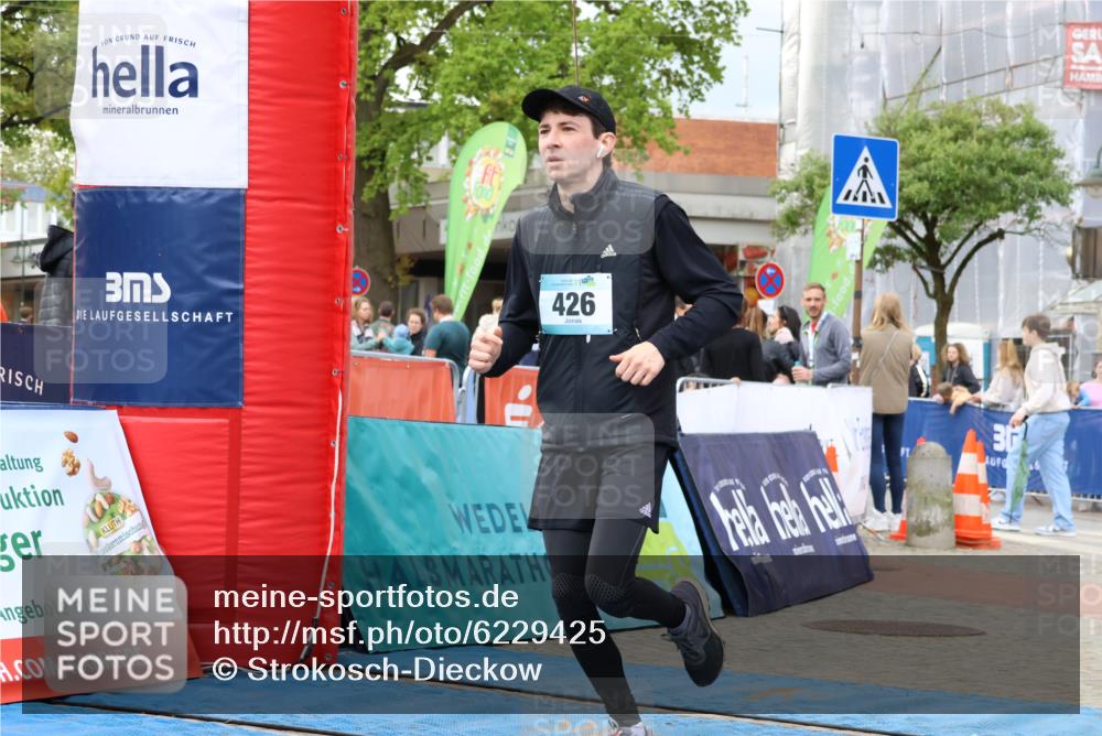 05.05.2024 - 7. Wedeler Halbmarathon Strokosch-Dieckow http://msf.ph/oto/6229425 05.05.2024 12:08:42 Ziel 426 meine-sportfotos.de