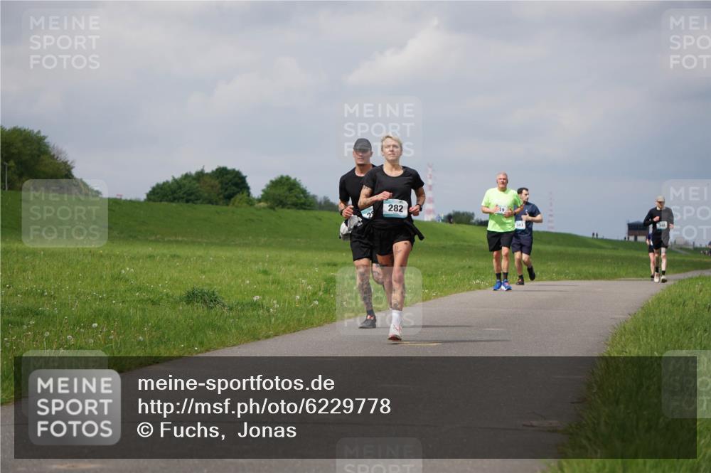 05.05.2024 - 7. Wedeler Halbmarathon Fuchs,  Jonas http://msf.ph/oto/6229778 05.05.2024 12:04:00 Laufen 282 meine-sportfotos.de