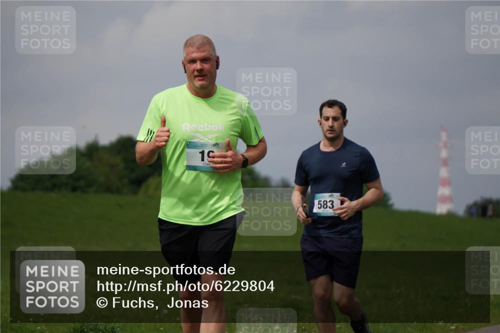 05.05.2024 - 7. Wedeler Halbmarathon Fuchs,  Jonas http://msf.ph/oto/6229804 05.05.2024 12:04:09 Laufen 19, 583 meine-sportfotos.de