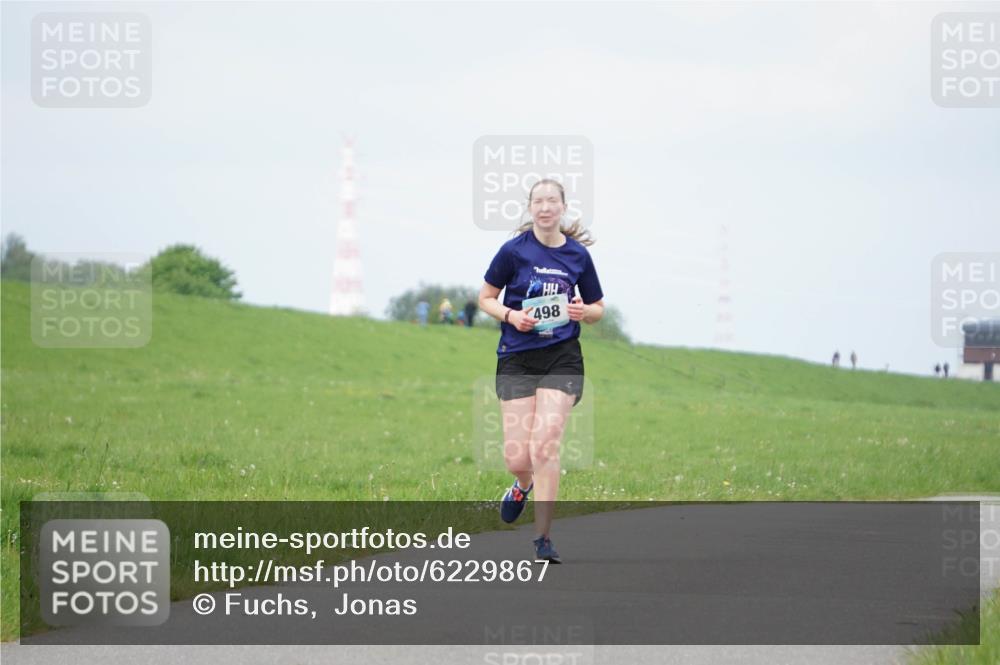 05.05.2024 - 7. Wedeler Halbmarathon Fuchs,  Jonas http://msf.ph/oto/6229867 05.05.2024 12:04:21 Laufen 498 meine-sportfotos.de