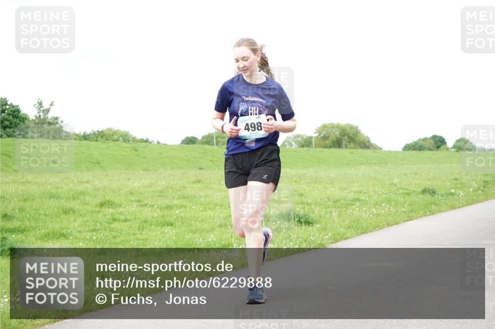 05.05.2024 - 7. Wedeler Halbmarathon Fuchs,  Jonas http://msf.ph/oto/6229888 05.05.2024 12:04:31 Laufen 498 meine-sportfotos.de