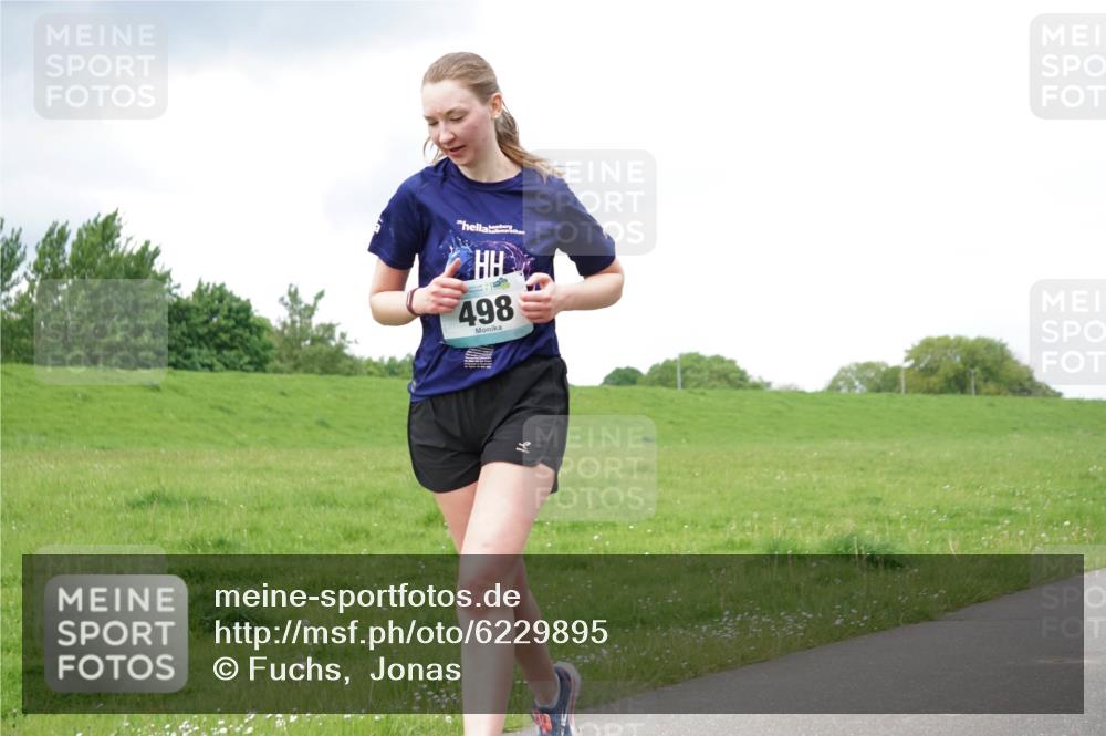 05.05.2024 - 7. Wedeler Halbmarathon Fuchs,  Jonas http://msf.ph/oto/6229895 05.05.2024 12:04:31 Laufen 498 meine-sportfotos.de