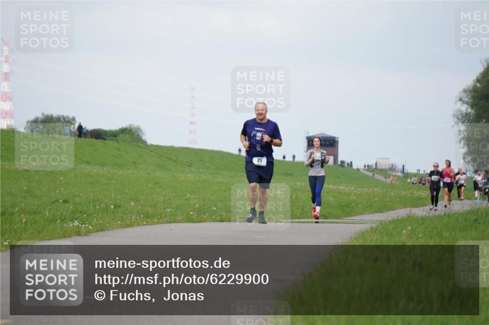 05.05.2024 - 7. Wedeler Halbmarathon Fuchs,  Jonas http://msf.ph/oto/6229900 05.05.2024 12:04:34 Laufen 25 meine-sportfotos.de