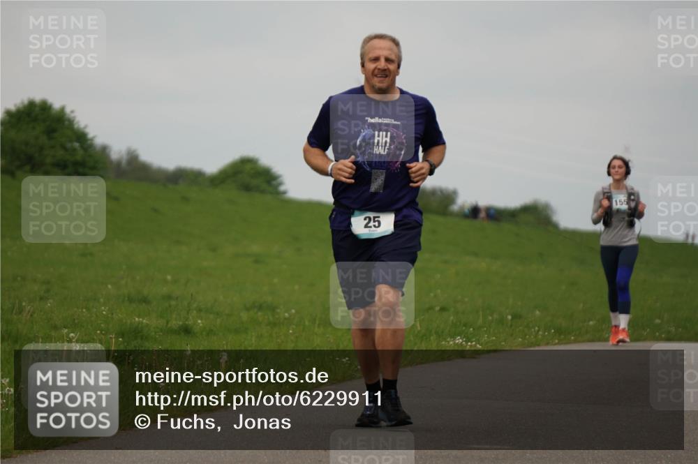 05.05.2024 - 7. Wedeler Halbmarathon Fuchs,  Jonas http://msf.ph/oto/6229911 05.05.2024 12:04:46 Laufen 25, 155 meine-sportfotos.de