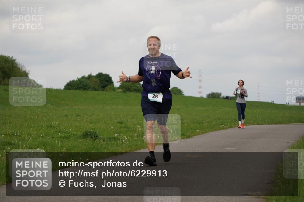 05.05.2024 - 7. Wedeler Halbmarathon Fuchs,  Jonas http://msf.ph/oto/6229913 05.05.2024 12:04:49 Laufen 25 meine-sportfotos.de