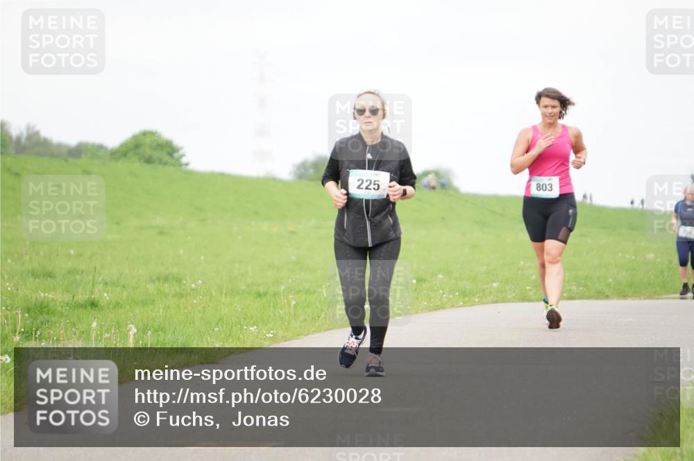 05.05.2024 - 7. Wedeler Halbmarathon Fuchs,  Jonas http://msf.ph/oto/6230028 05.05.2024 12:05:15 Laufen 225, 803, 750 meine-sportfotos.de