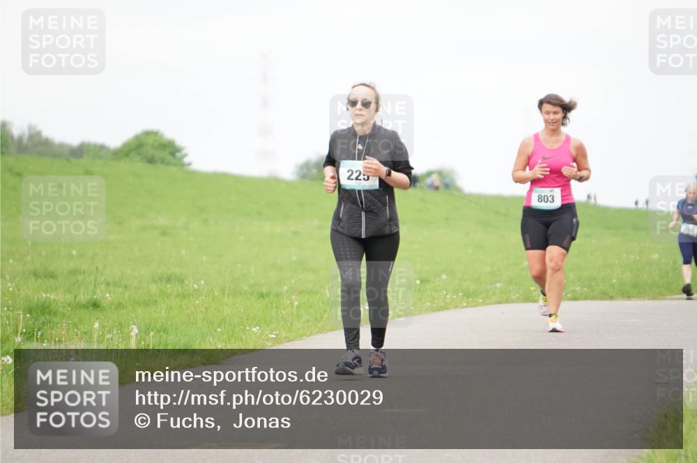 05.05.2024 - 7. Wedeler Halbmarathon Fuchs,  Jonas http://msf.ph/oto/6230029 05.05.2024 12:05:16 Laufen 225, 803, 750 meine-sportfotos.de