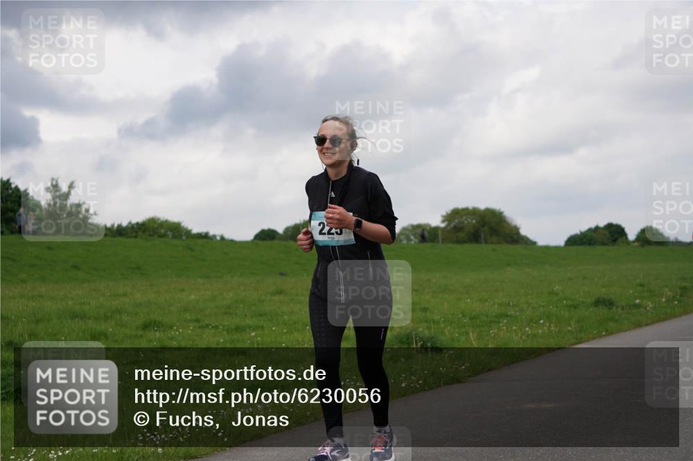 05.05.2024 - 7. Wedeler Halbmarathon Fuchs,  Jonas http://msf.ph/oto/6230056 05.05.2024 12:05:25 Laufen 223 meine-sportfotos.de