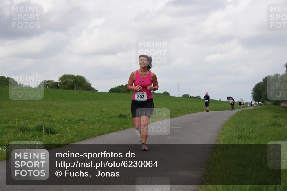 05.05.2024 - 7. Wedeler Halbmarathon Fuchs,  Jonas http://msf.ph/oto/6230064 05.05.2024 12:05:26 Laufen 803 meine-sportfotos.de