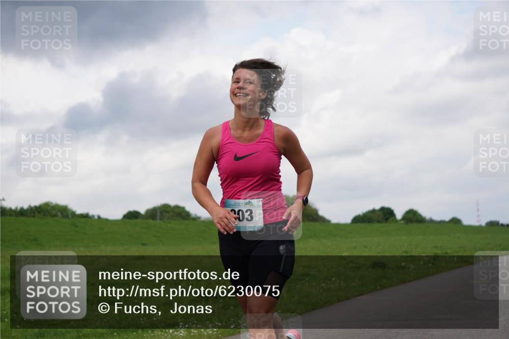 05.05.2024 - 7. Wedeler Halbmarathon Fuchs,  Jonas http://msf.ph/oto/6230075 05.05.2024 12:05:28 Laufen 03 meine-sportfotos.de