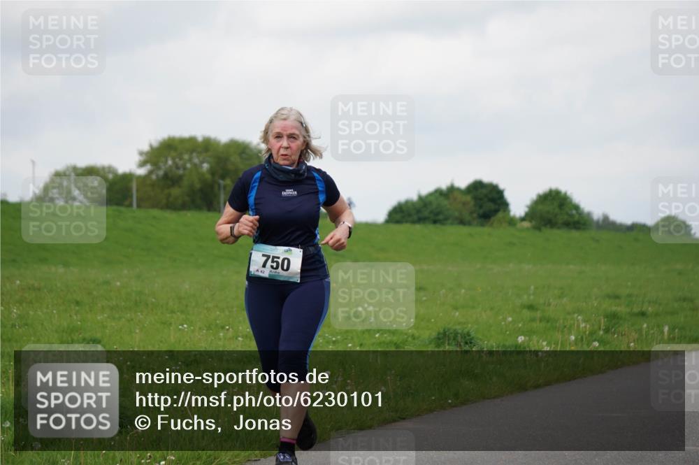 05.05.2024 - 7. Wedeler Halbmarathon Fuchs,  Jonas http://msf.ph/oto/6230101 05.05.2024 12:05:41 Laufen 750, 42 meine-sportfotos.de