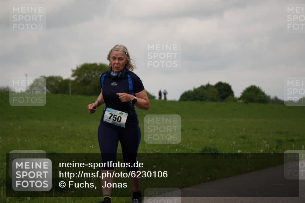 05.05.2024 - 7. Wedeler Halbmarathon Fuchs,  Jonas http://msf.ph/oto/6230106 05.05.2024 12:05:41 Laufen 750 meine-sportfotos.de
