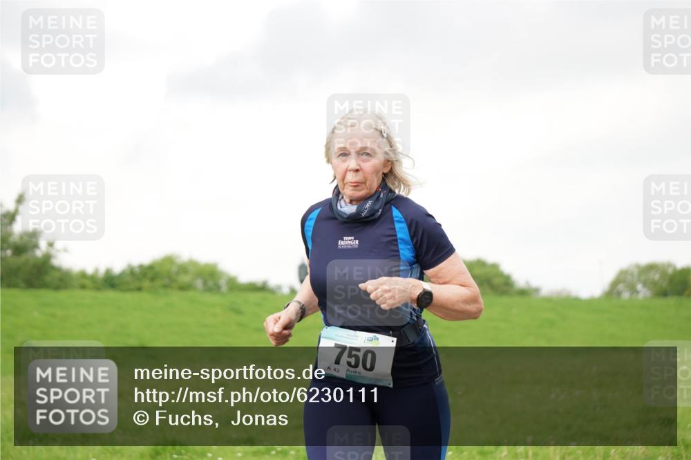 05.05.2024 - 7. Wedeler Halbmarathon Fuchs,  Jonas http://msf.ph/oto/6230111 05.05.2024 12:05:44 Laufen 56, 750, 42 meine-sportfotos.de