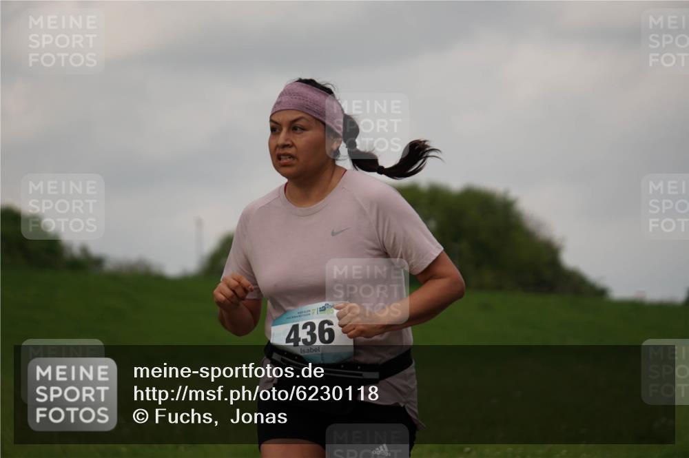 05.05.2024 - 7. Wedeler Halbmarathon Fuchs,  Jonas http://msf.ph/oto/6230118 05.05.2024 12:05:54 Laufen 436 meine-sportfotos.de