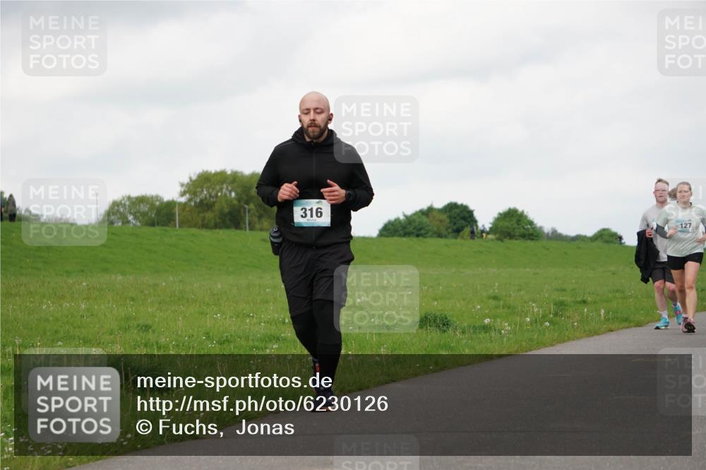 05.05.2024 - 7. Wedeler Halbmarathon Fuchs,  Jonas http://msf.ph/oto/6230126 05.05.2024 12:05:58 Laufen 316, 127 meine-sportfotos.de