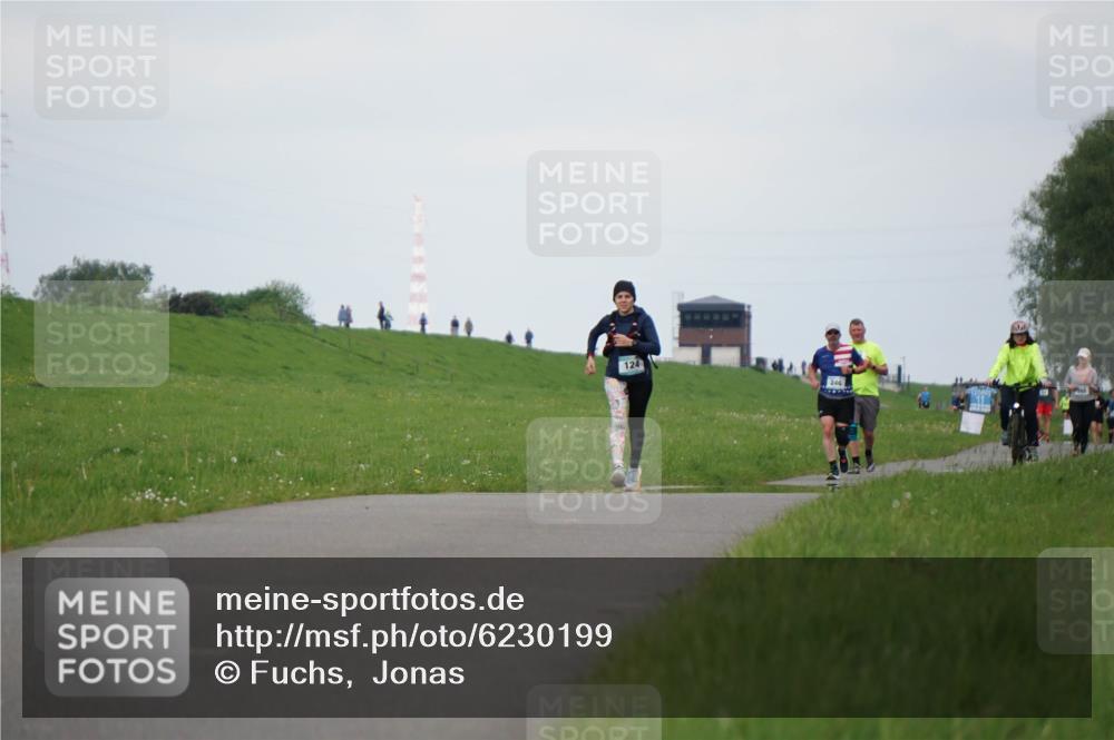 05.05.2024 - 7. Wedeler Halbmarathon Fuchs,  Jonas http://msf.ph/oto/6230199 05.05.2024 12:06:14 Laufen 124 meine-sportfotos.de