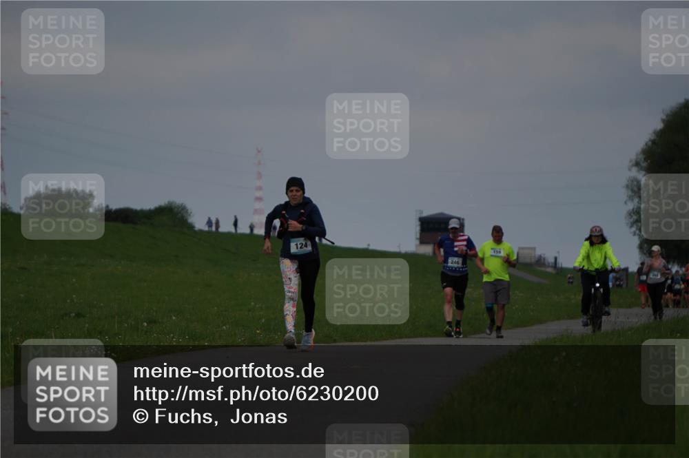 05.05.2024 - 7. Wedeler Halbmarathon Fuchs,  Jonas http://msf.ph/oto/6230200 05.05.2024 12:06:21 Laufen 124, 246, 159, 265 meine-sportfotos.de