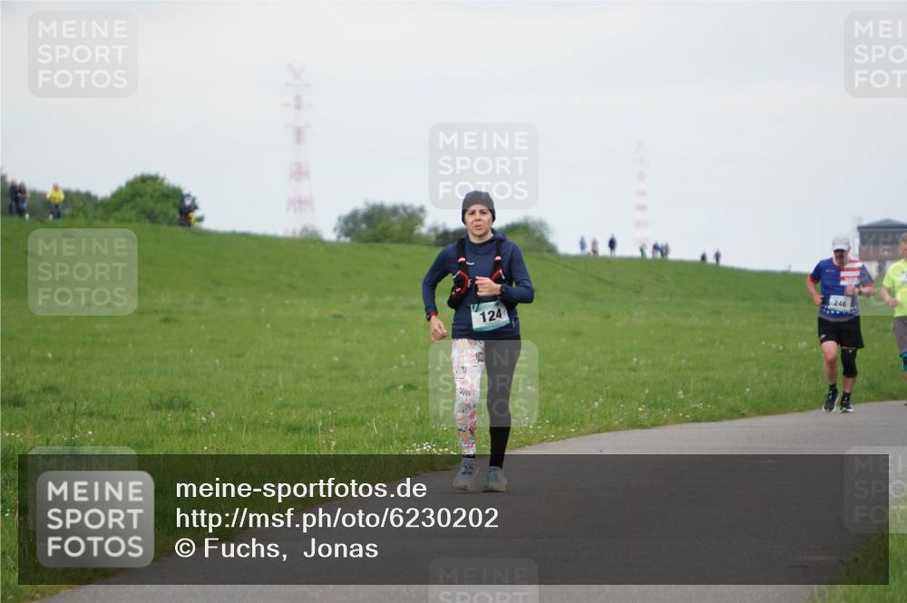 05.05.2024 - 7. Wedeler Halbmarathon Fuchs,  Jonas http://msf.ph/oto/6230202 05.05.2024 12:06:27 Laufen 124, 246 meine-sportfotos.de
