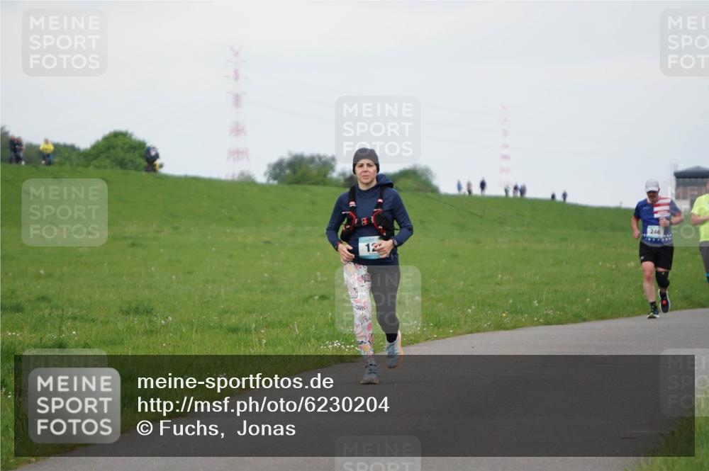 05.05.2024 - 7. Wedeler Halbmarathon Fuchs,  Jonas http://msf.ph/oto/6230204 05.05.2024 12:06:27 Laufen 12, 246 meine-sportfotos.de
