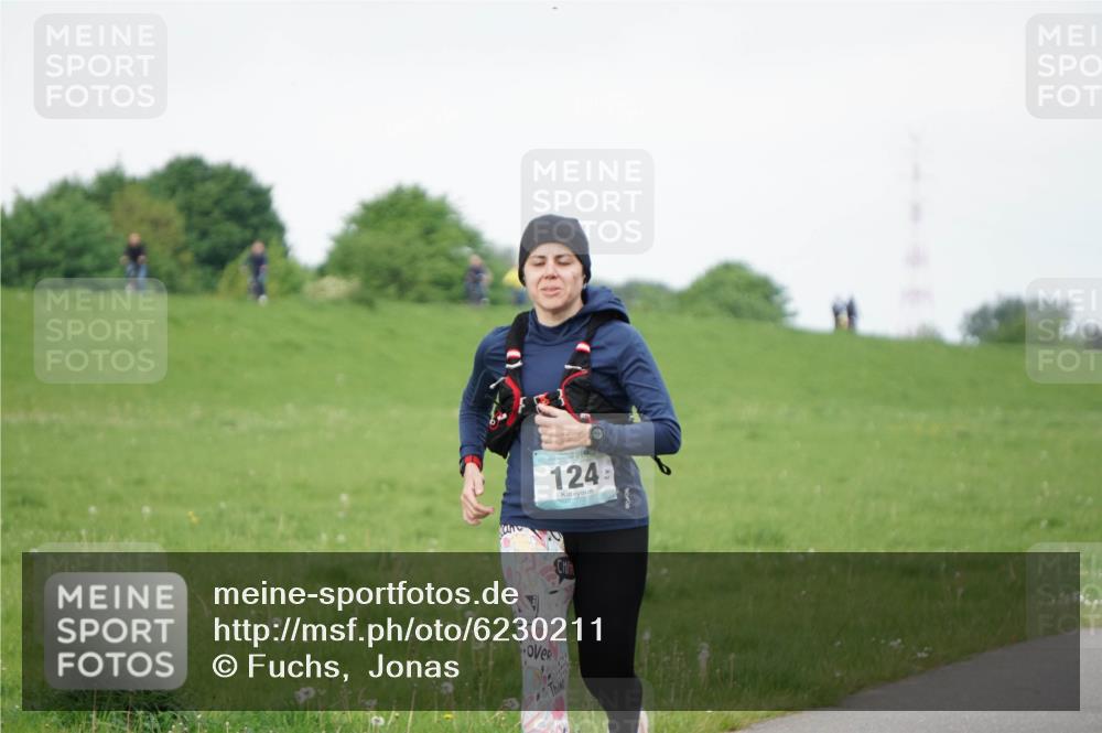 05.05.2024 - 7. Wedeler Halbmarathon Fuchs,  Jonas http://msf.ph/oto/6230211 05.05.2024 12:06:33 Laufen 124 meine-sportfotos.de