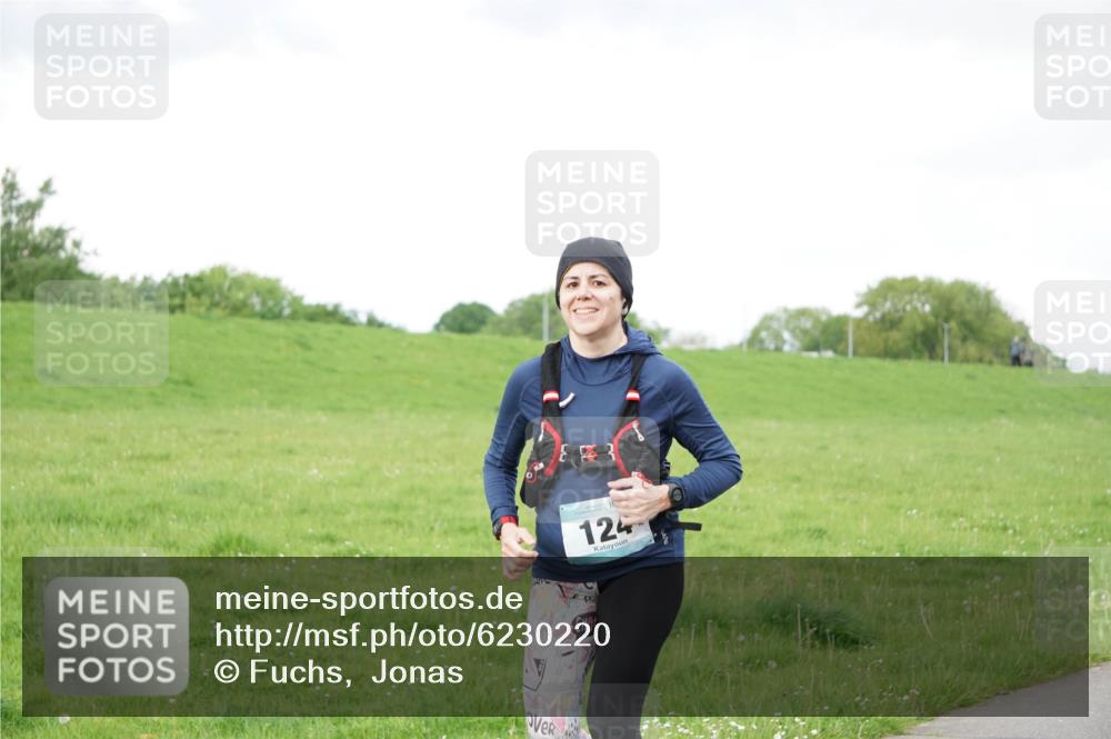 05.05.2024 - 7. Wedeler Halbmarathon Fuchs,  Jonas http://msf.ph/oto/6230220 05.05.2024 12:06:38 Laufen 124 meine-sportfotos.de