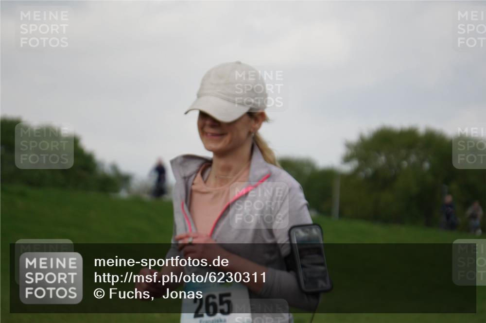 05.05.2024 - 7. Wedeler Halbmarathon Fuchs,  Jonas http://msf.ph/oto/6230311 05.05.2024 12:07:07 Laufen 265 meine-sportfotos.de