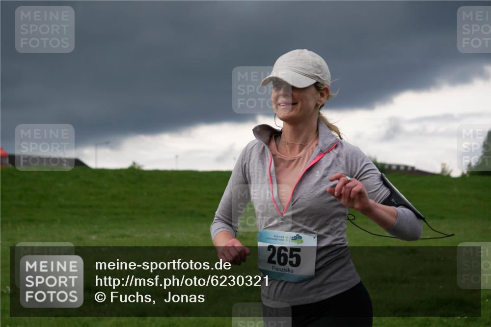 05.05.2024 - 7. Wedeler Halbmarathon Fuchs,  Jonas http://msf.ph/oto/6230321 05.05.2024 12:07:09 Laufen 265 meine-sportfotos.de