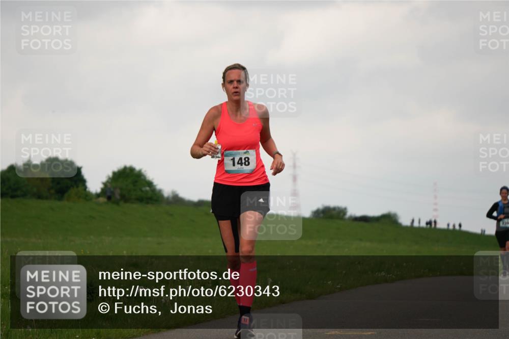 05.05.2024 - 7. Wedeler Halbmarathon Fuchs,  Jonas http://msf.ph/oto/6230343 05.05.2024 12:07:32 Laufen 11, 148 meine-sportfotos.de
