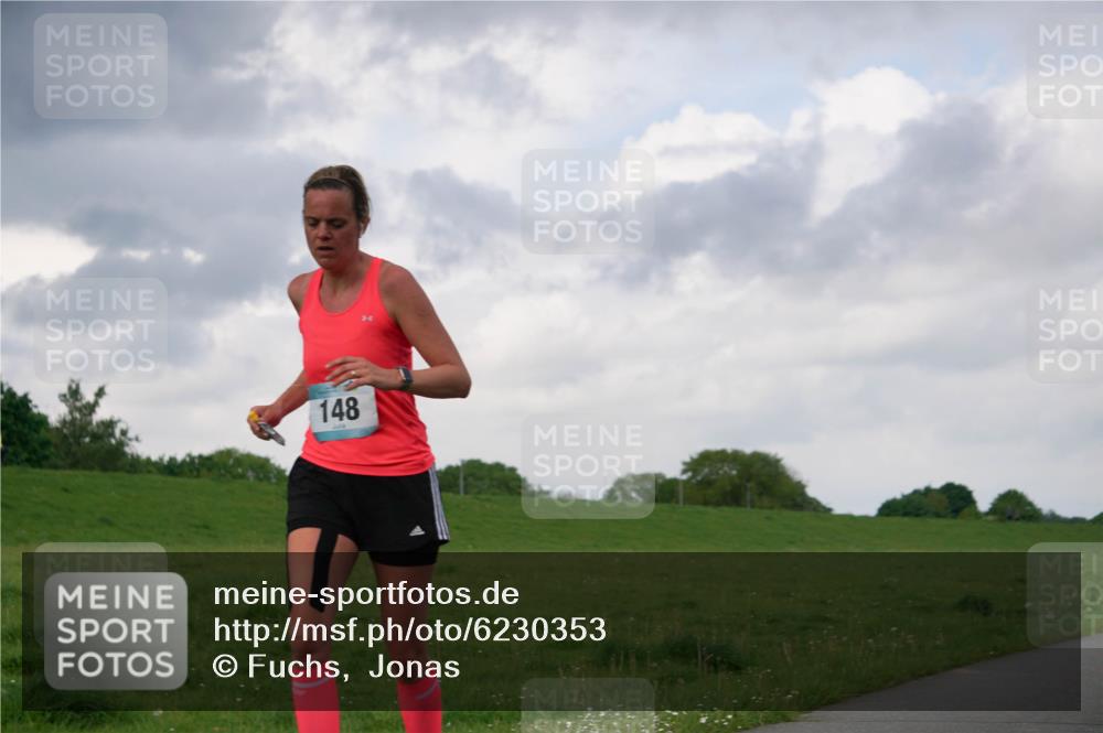 05.05.2024 - 7. Wedeler Halbmarathon Fuchs,  Jonas http://msf.ph/oto/6230353 05.05.2024 12:07:37 Laufen 148 meine-sportfotos.de