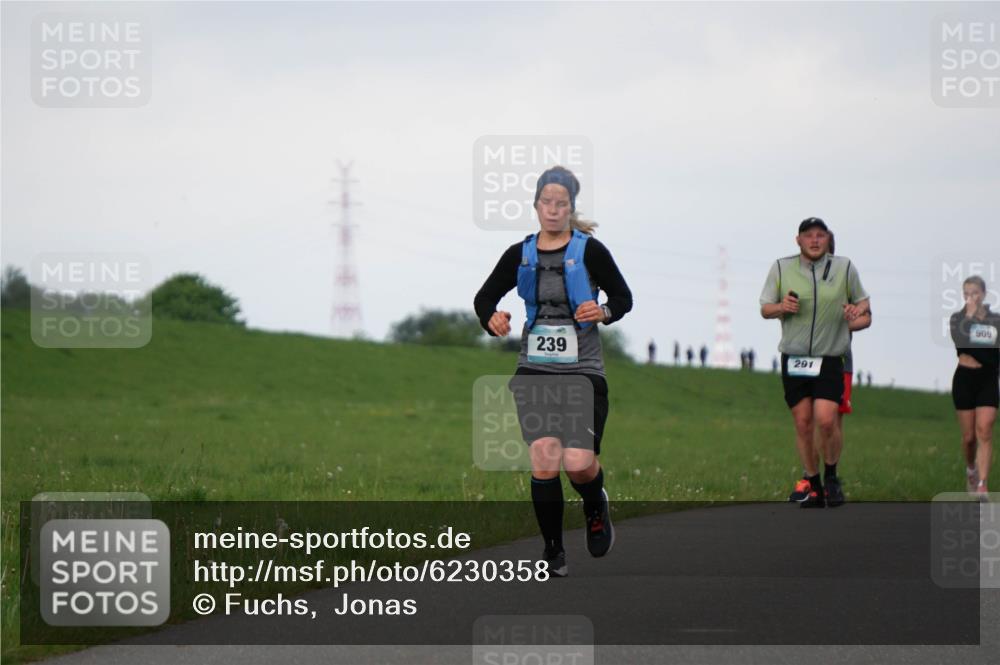 05.05.2024 - 7. Wedeler Halbmarathon Fuchs,  Jonas http://msf.ph/oto/6230358 05.05.2024 12:07:41 Laufen 239, 291, 909 meine-sportfotos.de