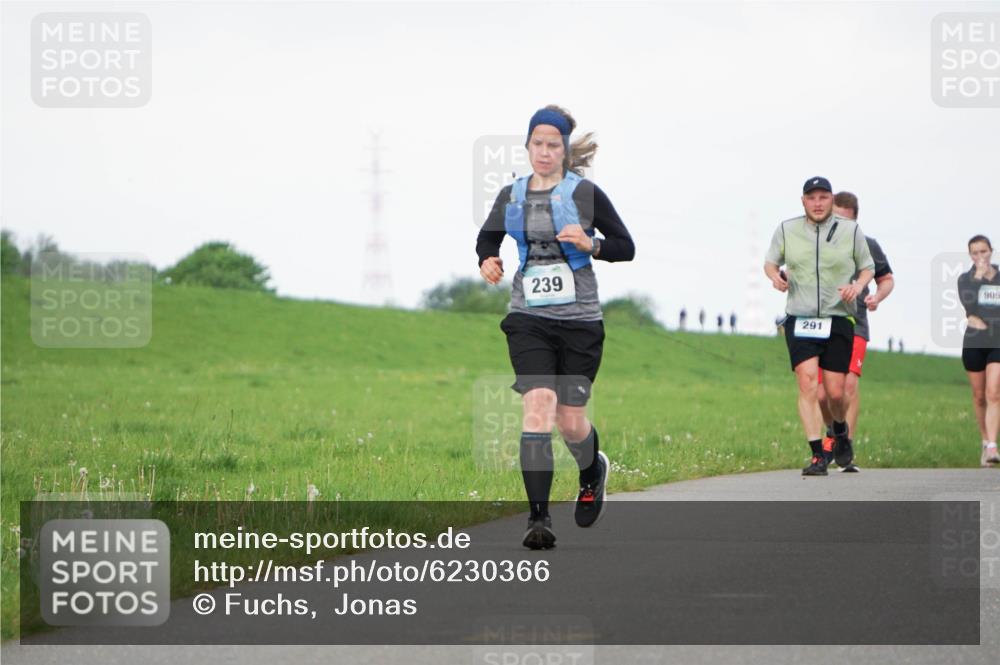 05.05.2024 - 7. Wedeler Halbmarathon Fuchs,  Jonas http://msf.ph/oto/6230366 05.05.2024 12:07:42 Laufen 239, 291, 909 meine-sportfotos.de