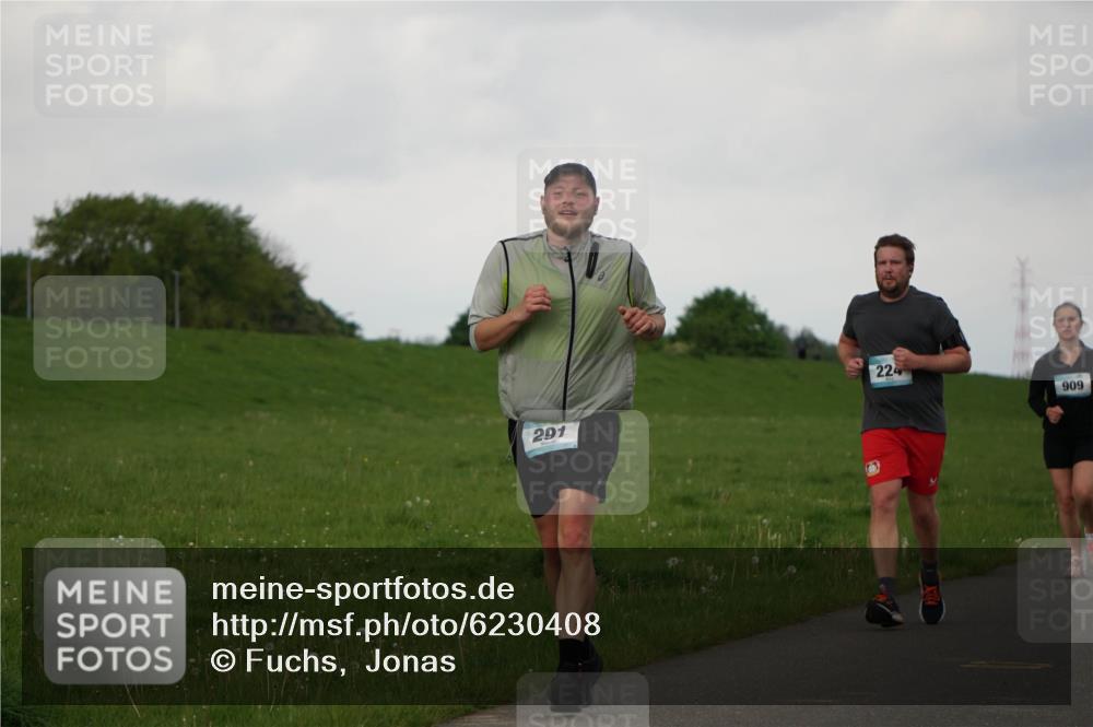 05.05.2024 - 7. Wedeler Halbmarathon Fuchs,  Jonas http://msf.ph/oto/6230408 05.05.2024 12:07:55 Laufen 291, 224, 909 meine-sportfotos.de