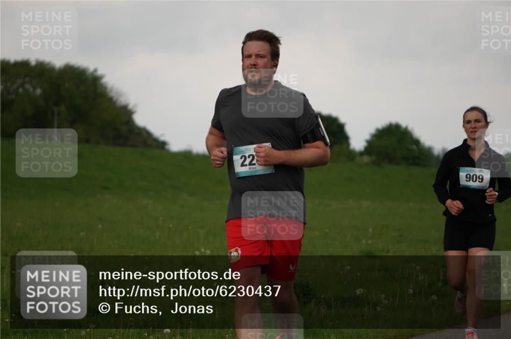 05.05.2024 - 7. Wedeler Halbmarathon Fuchs,  Jonas http://msf.ph/oto/6230437 05.05.2024 12:07:58 Laufen 22, 22, 909 meine-sportfotos.de
