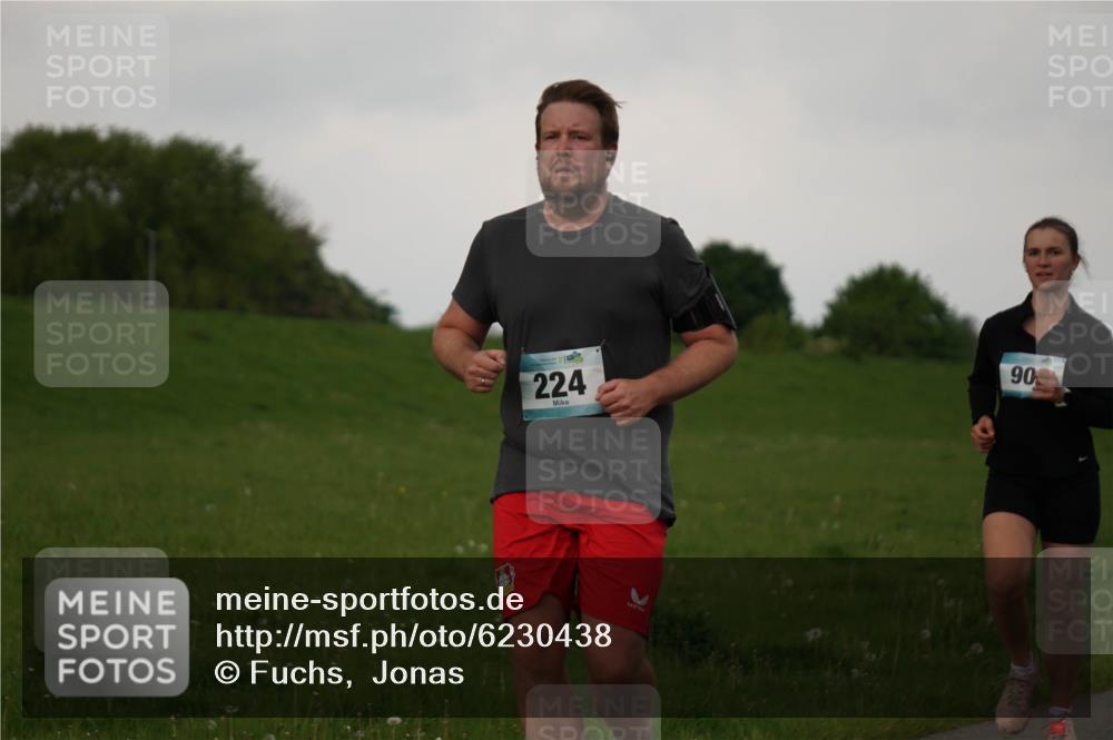 05.05.2024 - 7. Wedeler Halbmarathon Fuchs,  Jonas http://msf.ph/oto/6230438 05.05.2024 12:07:58 Laufen 224, 90 meine-sportfotos.de