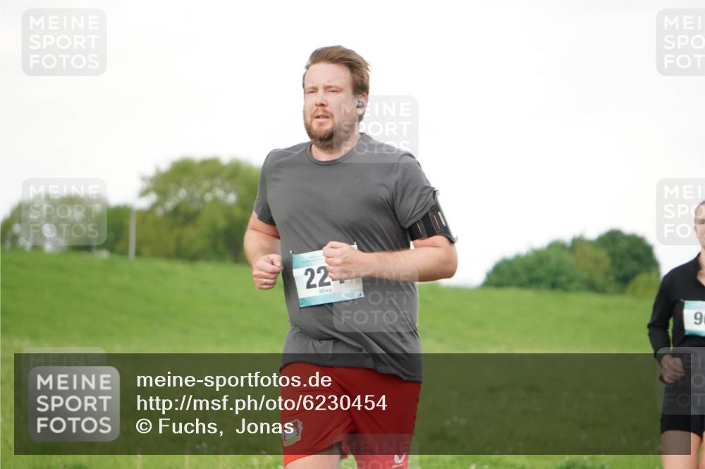 05.05.2024 - 7. Wedeler Halbmarathon Fuchs,  Jonas http://msf.ph/oto/6230454 05.05.2024 12:08:00 Laufen 22, 9 meine-sportfotos.de