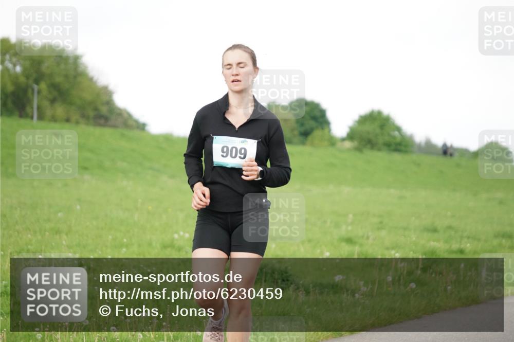 05.05.2024 - 7. Wedeler Halbmarathon Fuchs,  Jonas http://msf.ph/oto/6230459 05.05.2024 12:08:01 Laufen 202, 909 meine-sportfotos.de